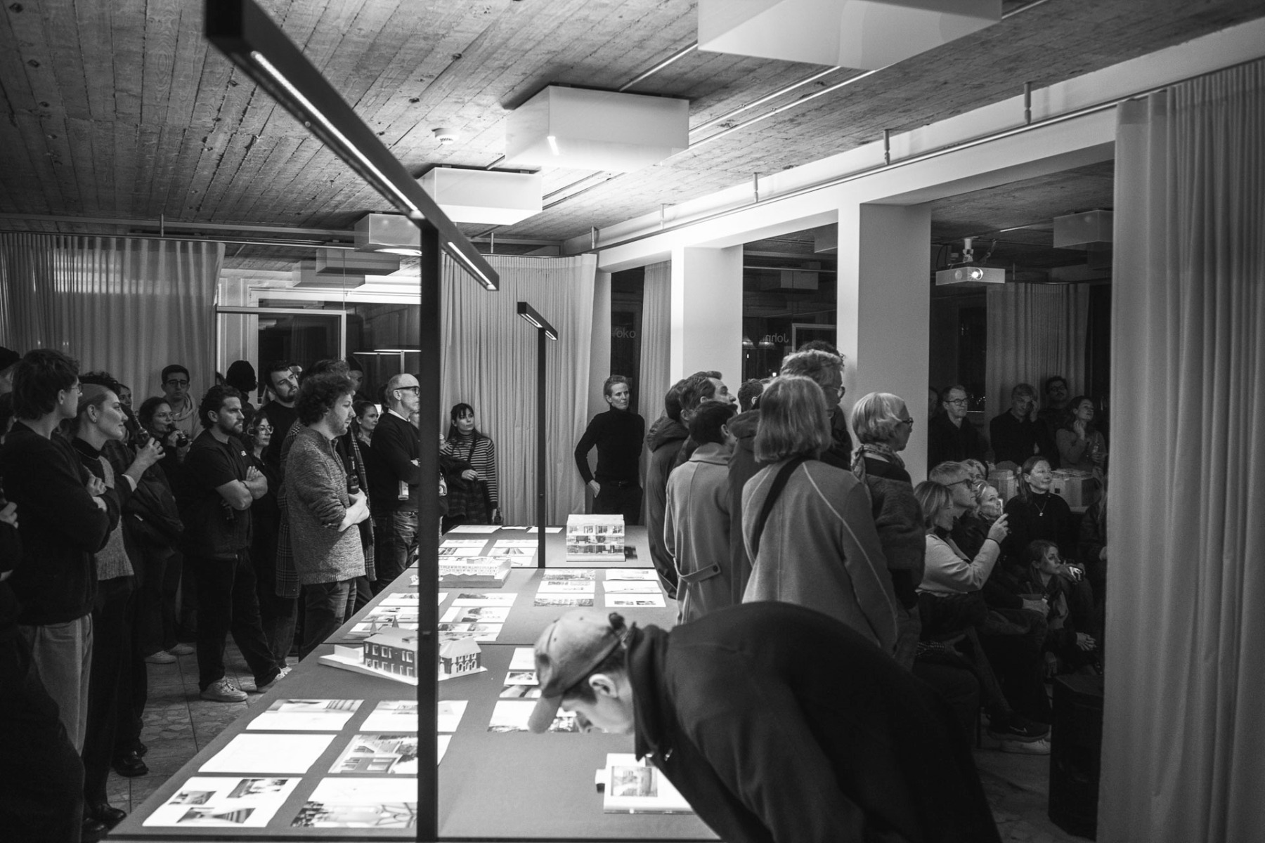 Vernissage der Ausstellung &ldquo;Aging Together - Architectural Approaches for the Elderly&rdquo; am 27.02.2025  im auau &ndash; Raum f&uuml;r Architektur in Hamburg &copy; Joshua Delissen