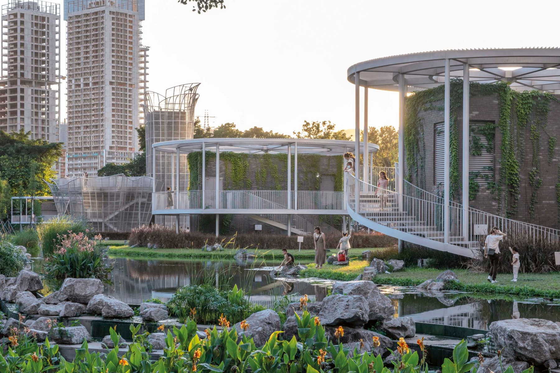 Shenzhen Lotus Water Culture Base: Landschaftsgestaltung f&uuml;r die Wasseraufbereitungsstation im Honghu Park, &copy; Chao Zhang