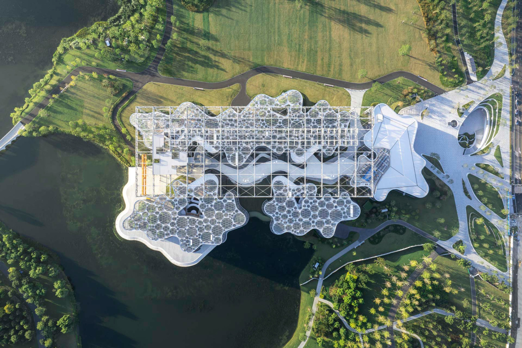 The superimposition of the old hall structure with the new exhibition pavilions is clearly visible from the air. &copy; CreatAR Images