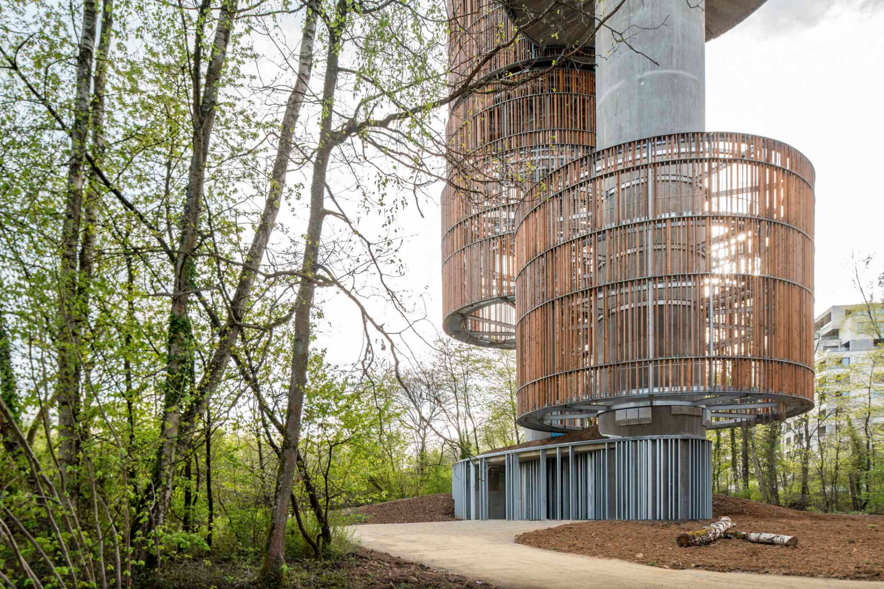 A massive concrete base encased in steel is designed to keep unwanted intruders out of the water tower. &copy; Miguel Fern&aacute;ndez-Galiano