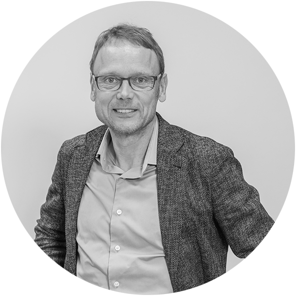 Portrait Frank Kaltenbach, Redaktion DETAIL. Moderator DETAIL Modulbaukongress 2024